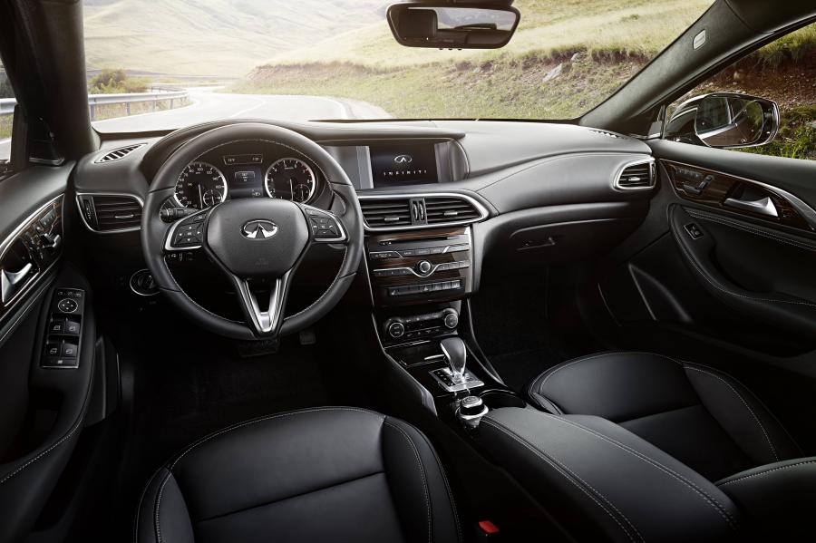Интерьер Infiniti QX30 2.0t AWD 2016 года  (фото 30 из 30)